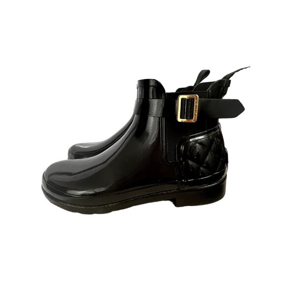 Hunter Shoes - Hunter Refined Gloss Quilt Chelsea boots in black, size 8